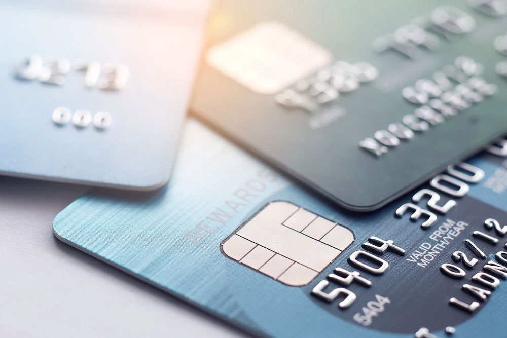 Aidatsız Kredi Kartı Gerçekten Tasarruf Sağlar mı